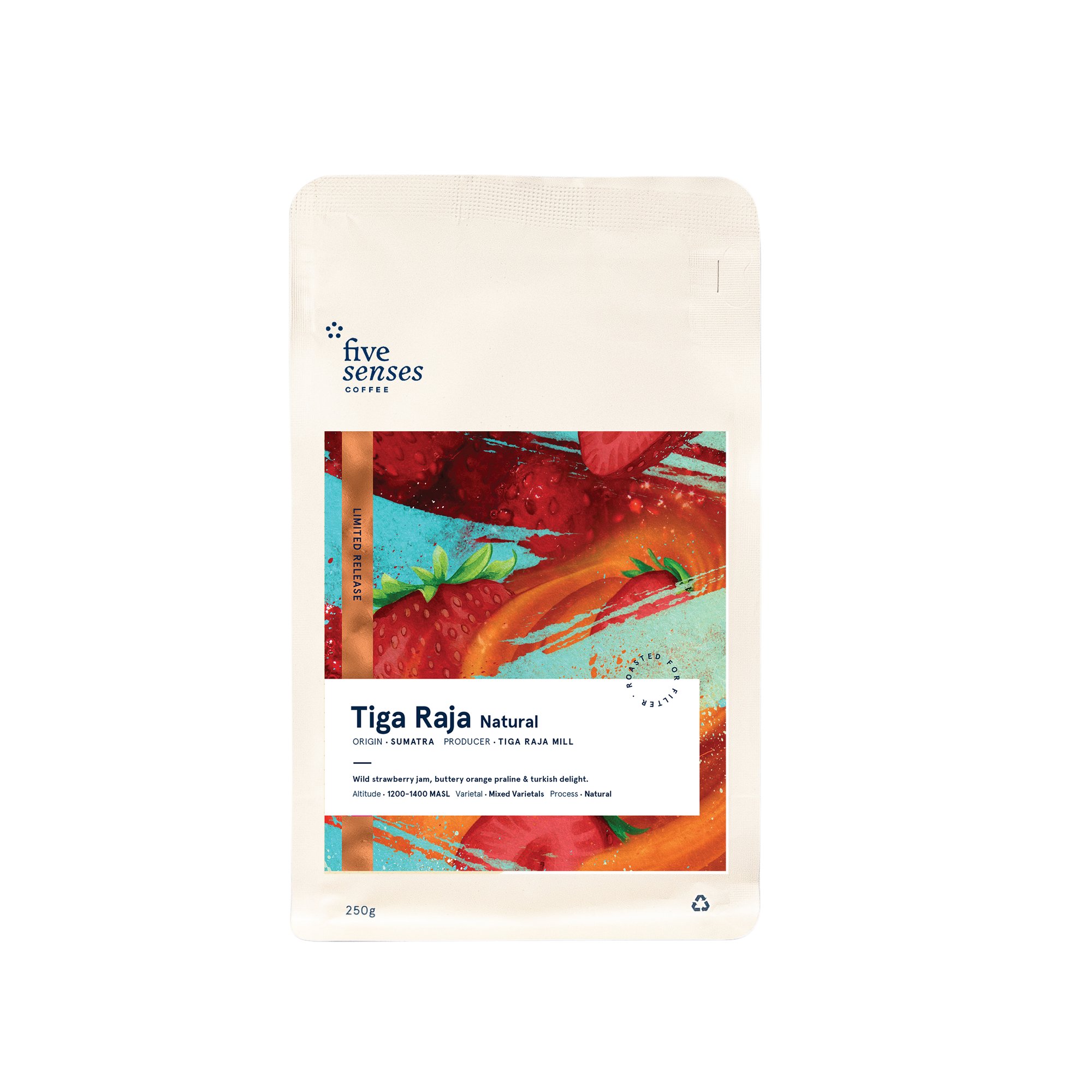 Tiga Raja, Natural